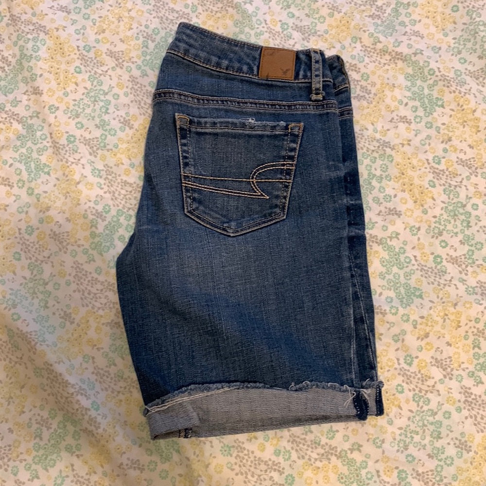 Mid-thigh Medium Wash Jean Shorts